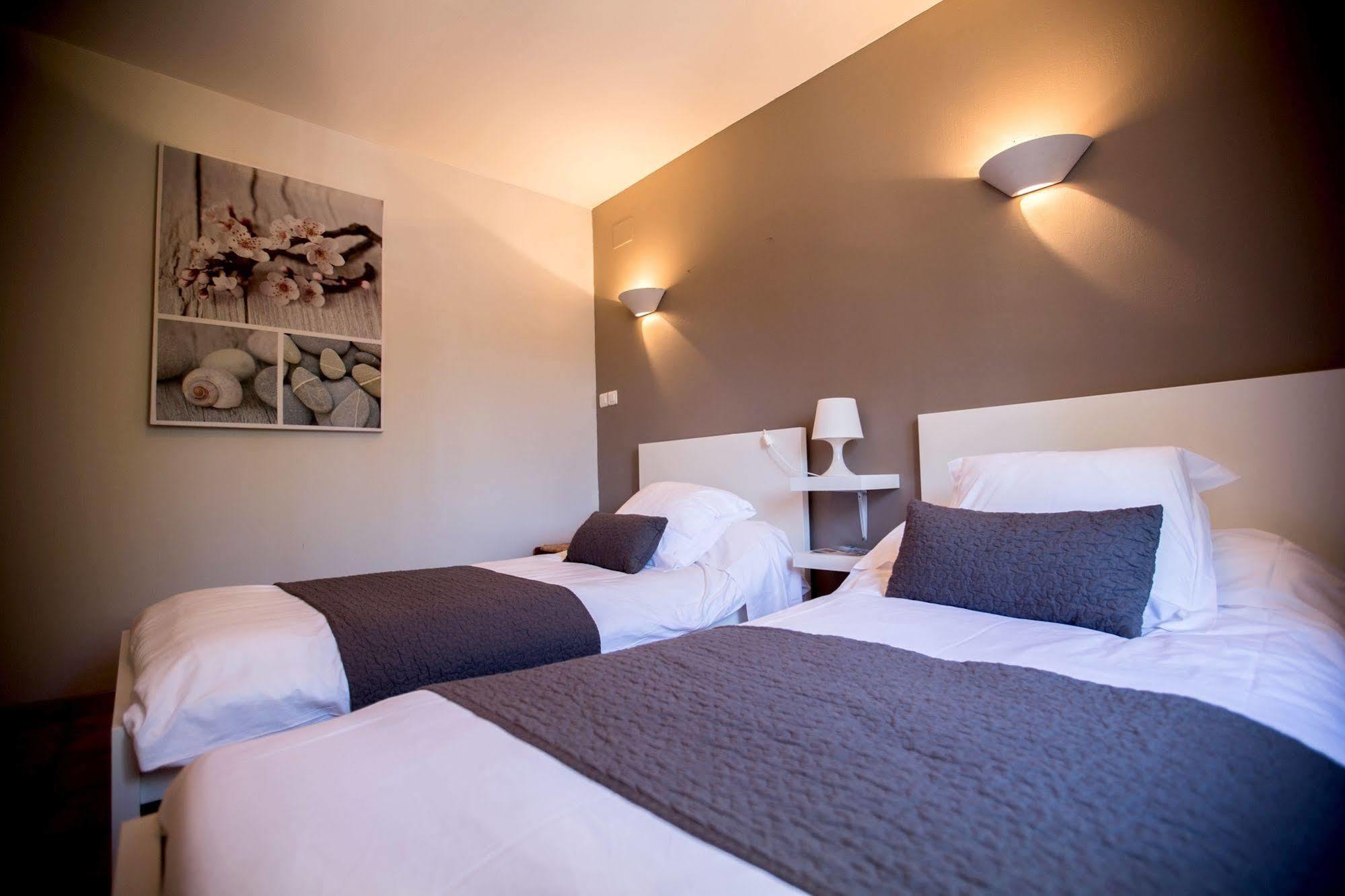 Logis Hotel Restaurant Auberge De L'Espinouse Fraisse-sur-Agout Esterno foto